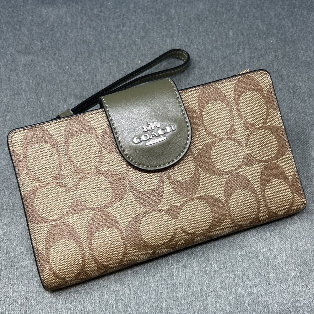 Coach Tech Phone Wallet Wristlet Canvas Khaki Sage Green Signature Logo C2874